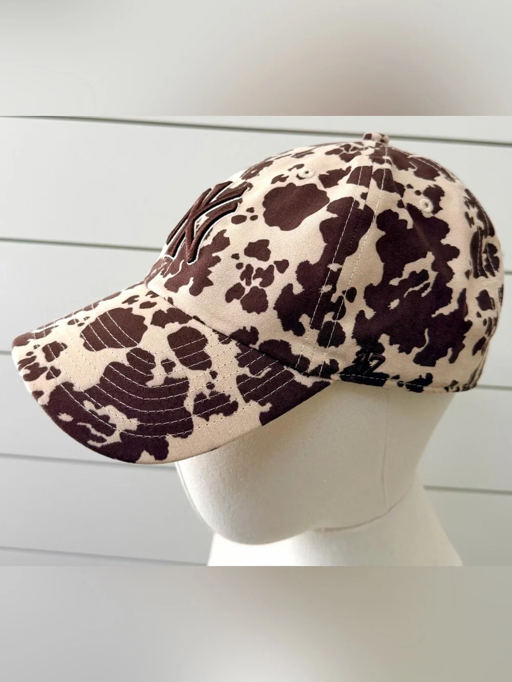 ’47 BRAND Yankees Cow Print Bessie Clean Up Hat NWT Urban Outfitters
